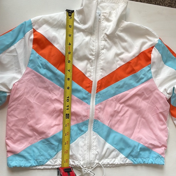 DNA Cropped Ultra Lightweight Windbreaker in
Small - Picture 11 of 13